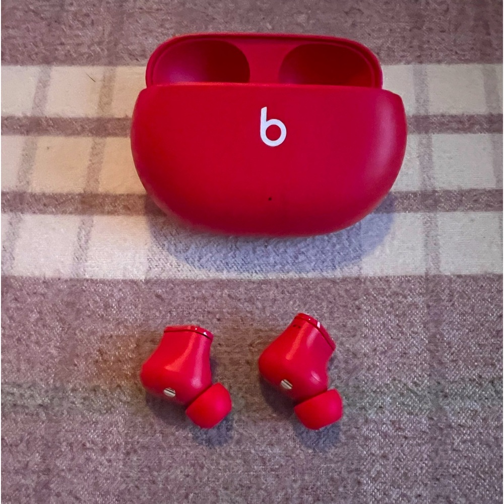 Beat head phones.